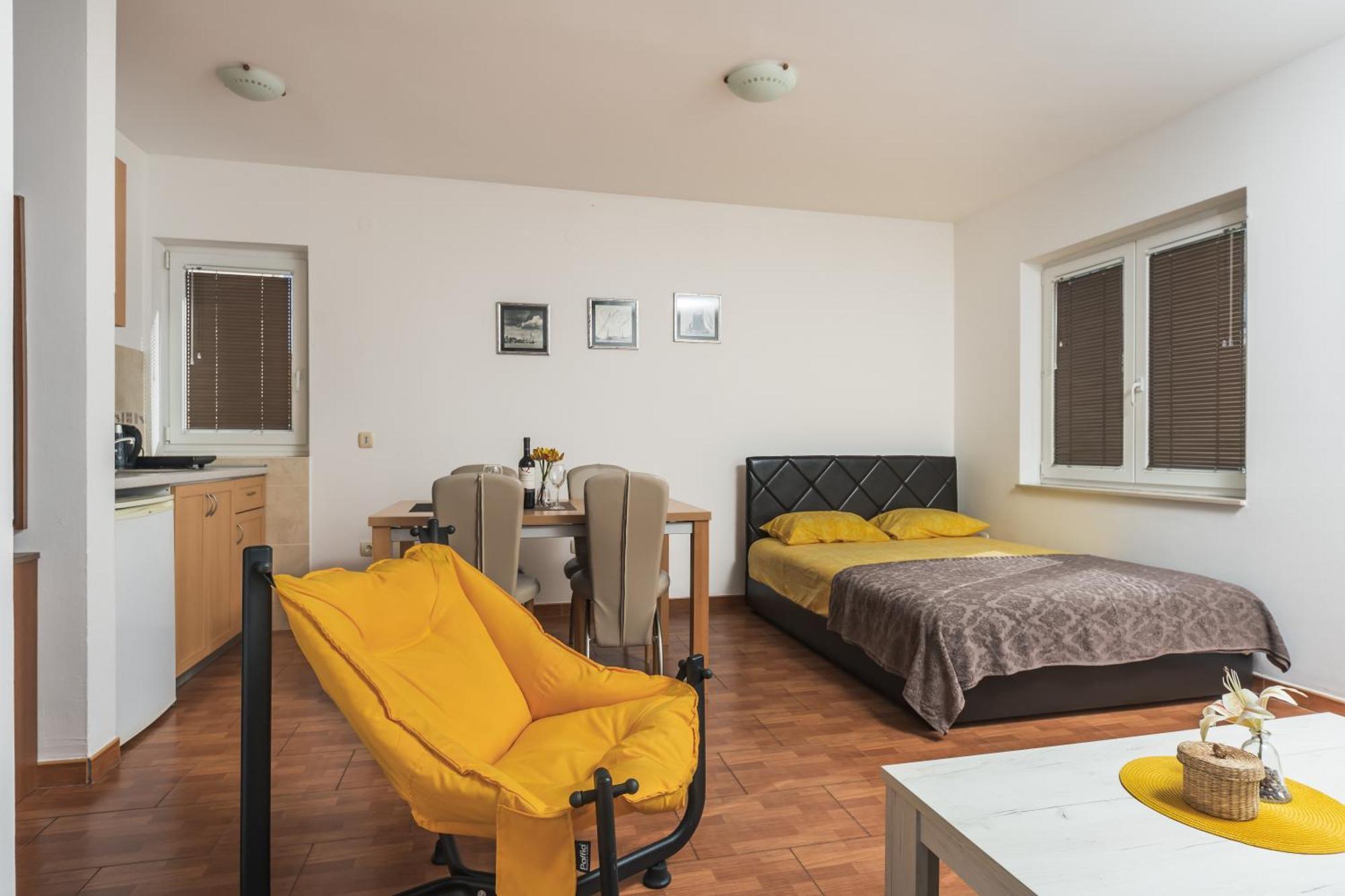 Apartments Franicevic Petrovac Eksteriør billede