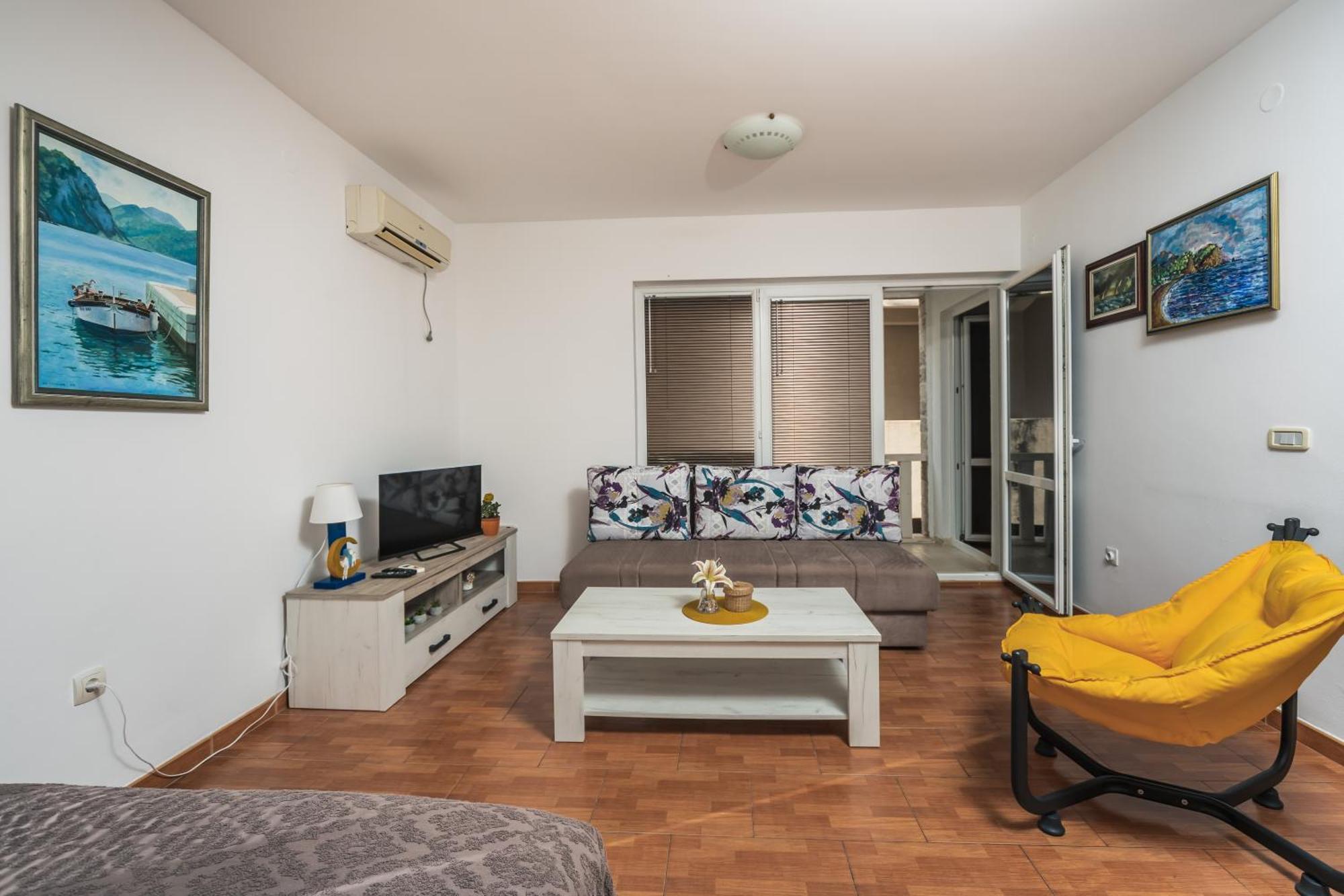 Apartments Franicevic Petrovac Eksteriør billede